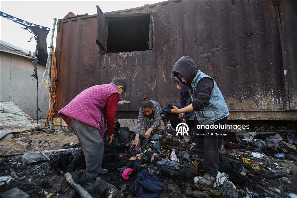 Израиль продолжает атаки на Газу, несмотря на перемирие