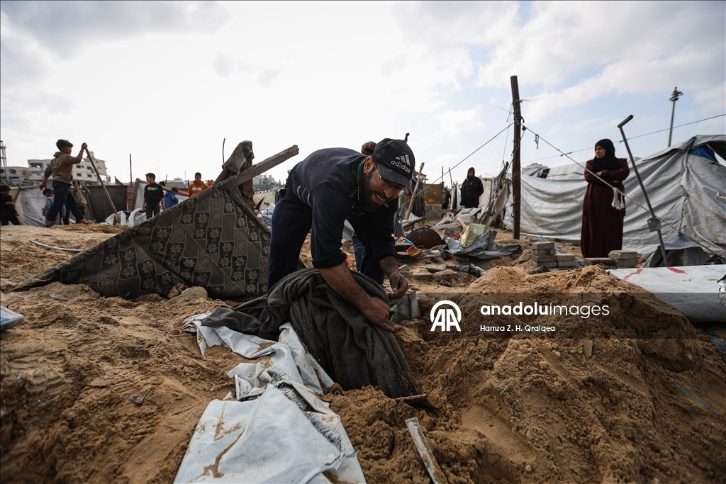 Израиль продолжает атаки на Газу, несмотря на перемирие