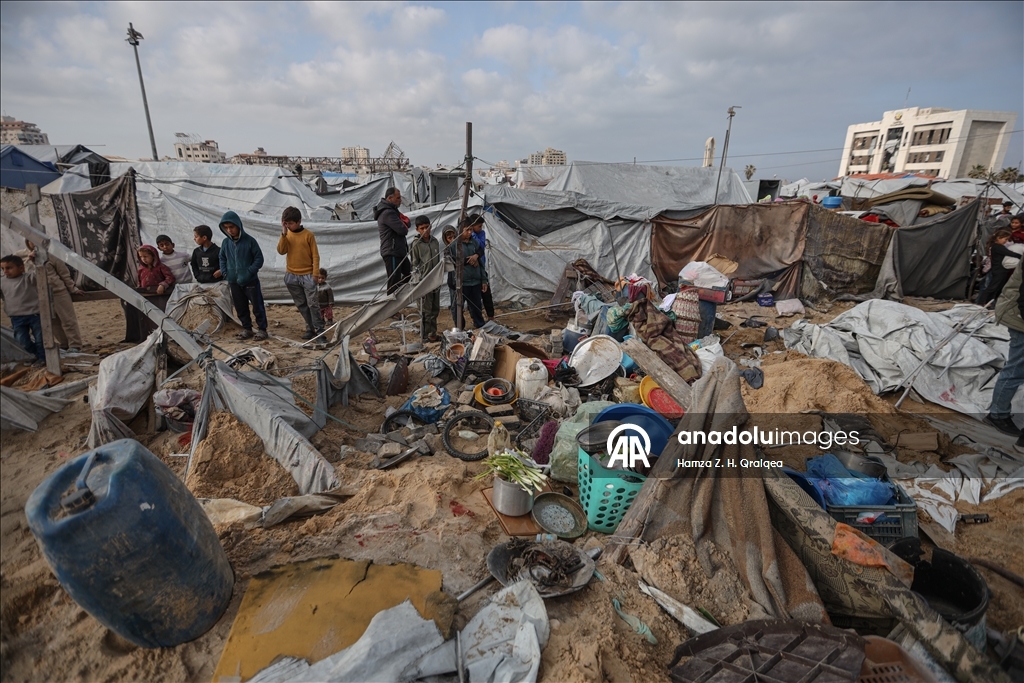 Израиль продолжает атаки на Газу, несмотря на перемирие