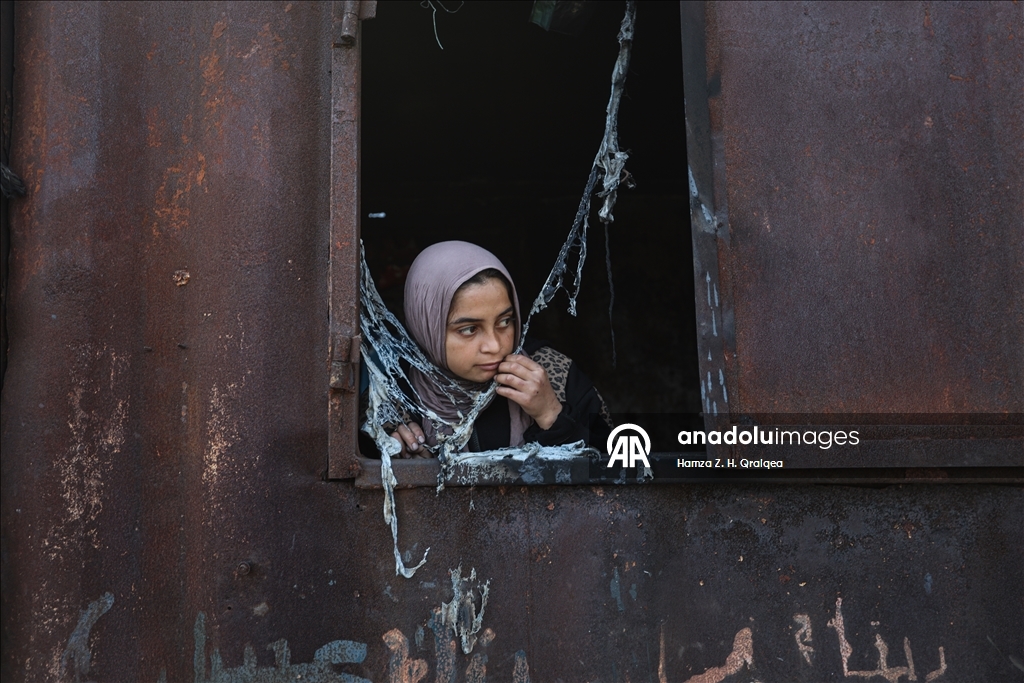 Израиль продолжает атаки на Газу, несмотря на перемирие