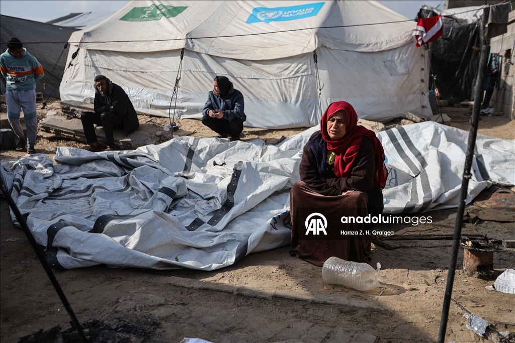 Израиль продолжает атаки на Газу, несмотря на перемирие