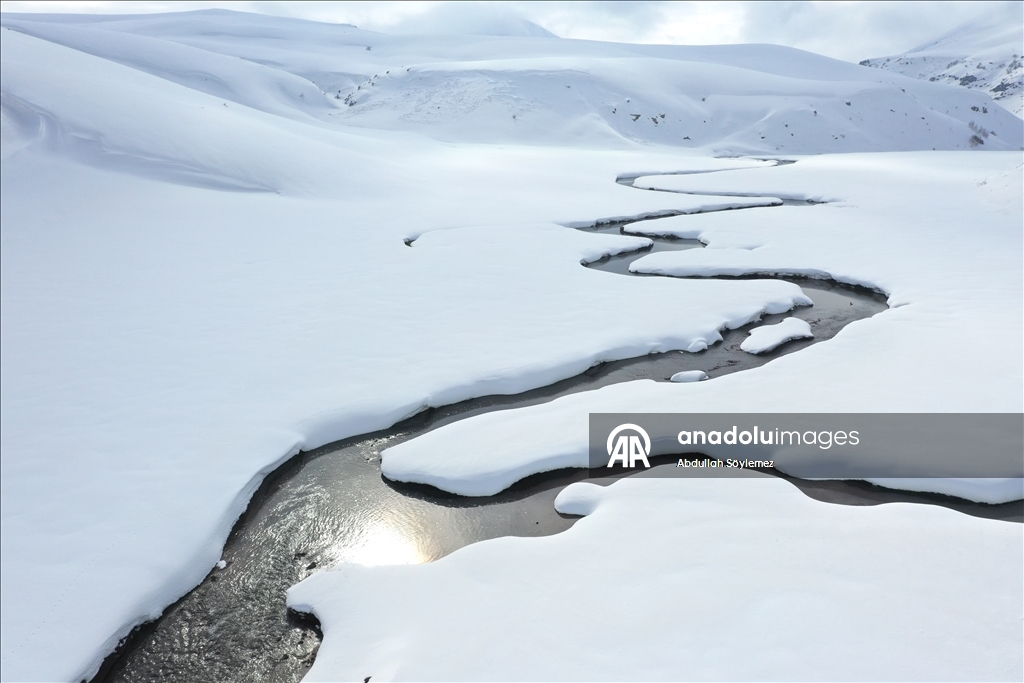 Заснеженные меандры Агры с высоты птичьего полета