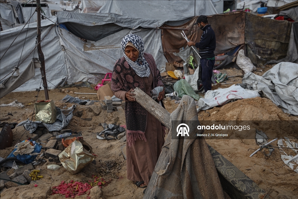 Израиль продолжает атаки на Газу, несмотря на перемирие