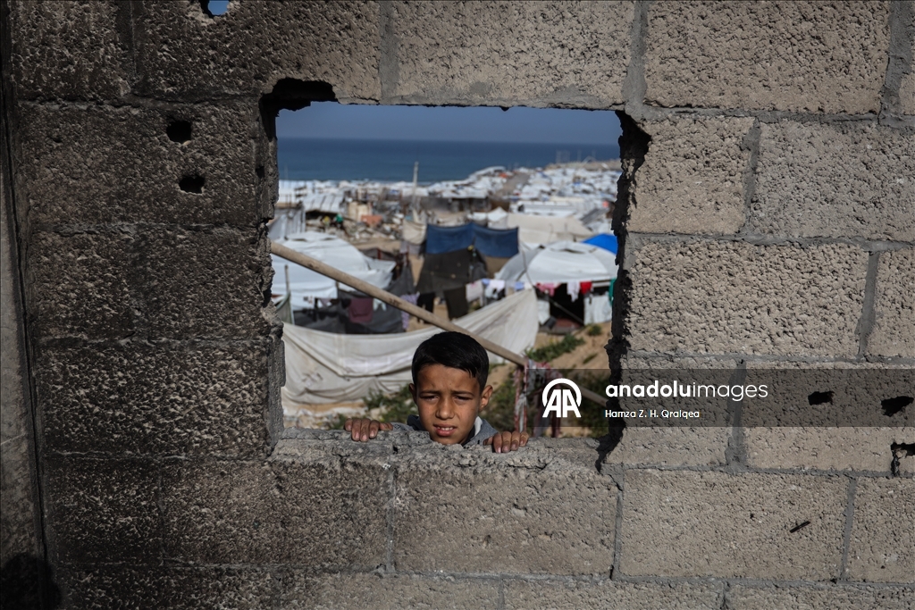 Израиль продолжает атаки на Газу, несмотря на перемирие