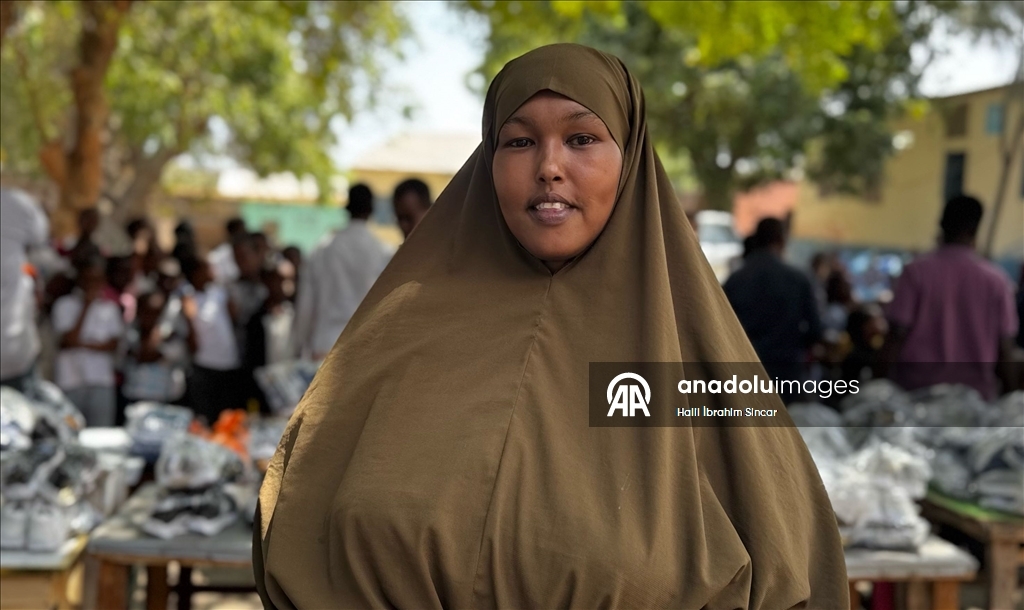 Праздничные наряды от турецких благотворителей принесли радость сиротам в Сомали