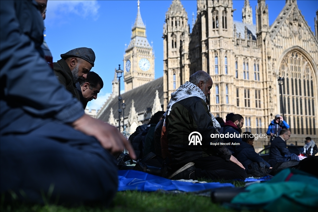 Mescid-i Aksa'nın kapatılması Londra’da protesto edildi