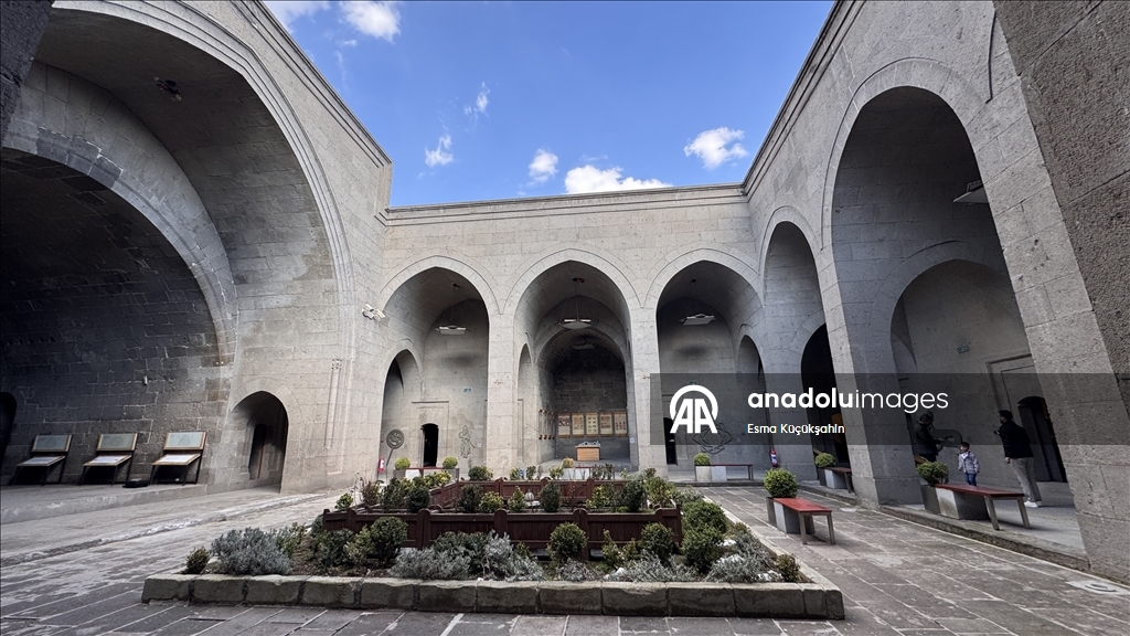 Anadolu'nun ilk tıp fakültesi olarak bilinen Gevher Nesibe Şifahanesi 820 yıldır ayakta 