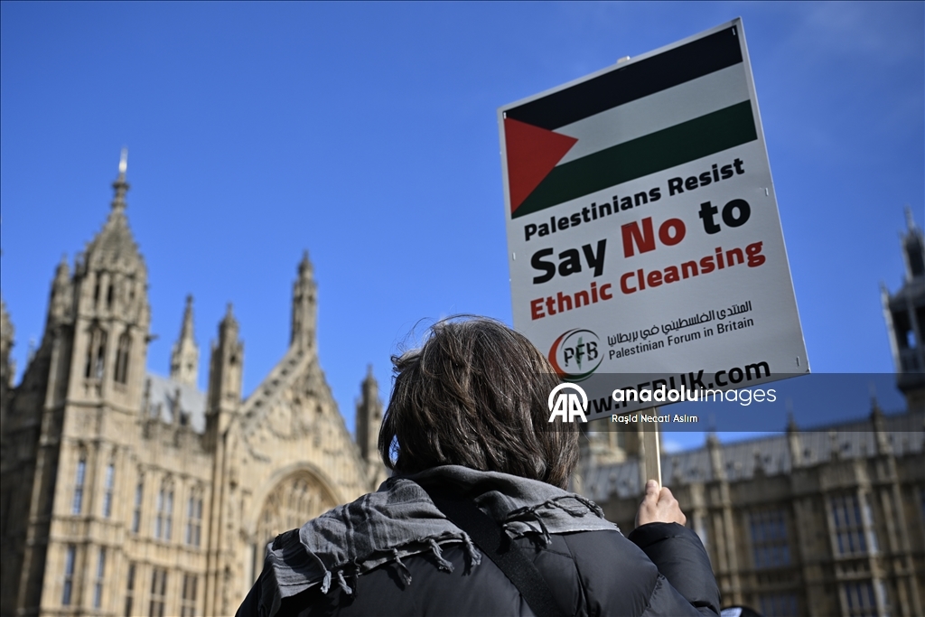 Mescid-i Aksa'nın kapatılması Londra’da protesto edildi