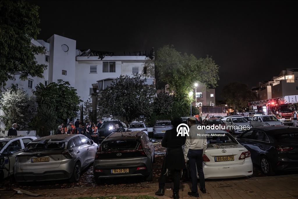 После перехвата иранской ракеты в центральной части Израиля зафиксирован материальный ущерб