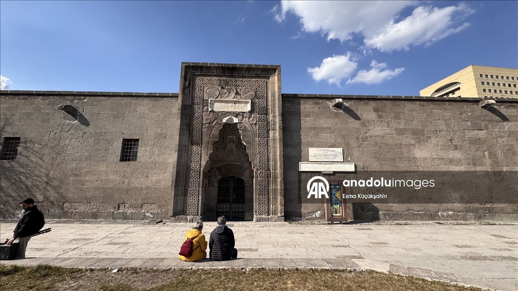 Anadolu'nun ilk tıp fakültesi olarak bilinen Gevher Nesibe Şifahanesi 820 yıldır ayakta 