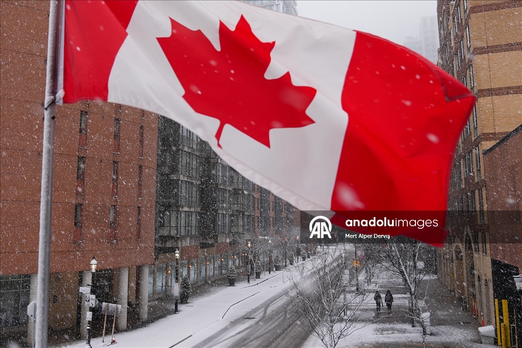 Сильный снегопад накрыл Торонто