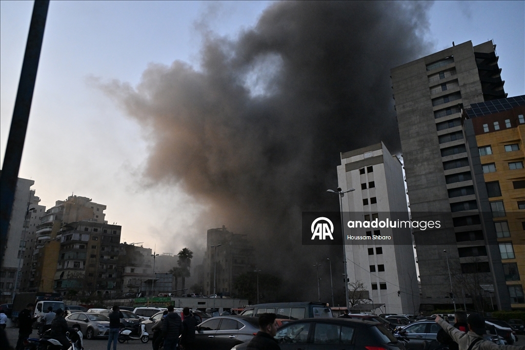 غارات إسرائيلية تستهدف مبنيين في بيروت بعد إنذار بإخلائهما