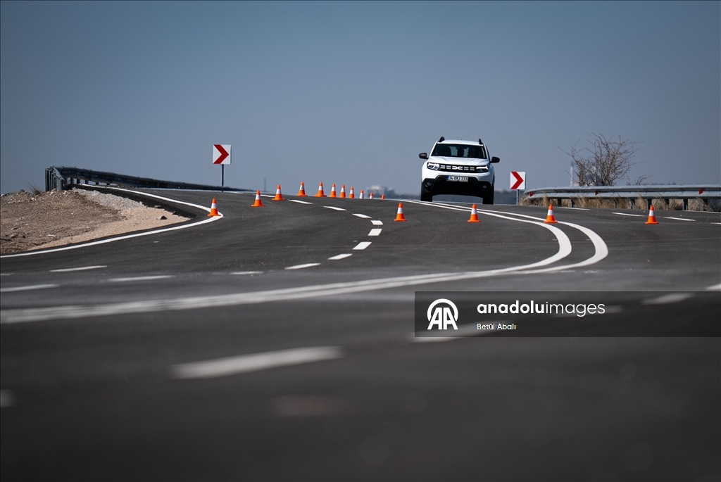 Trafik polisleri, zorlu parkurlarla sahada karşılaşabilecekleri senaryolara hazırlanıyor