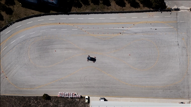 Trafik polisleri, zorlu parkurlarla sahada karşılaşabilecekleri senaryolara hazırlanıyor