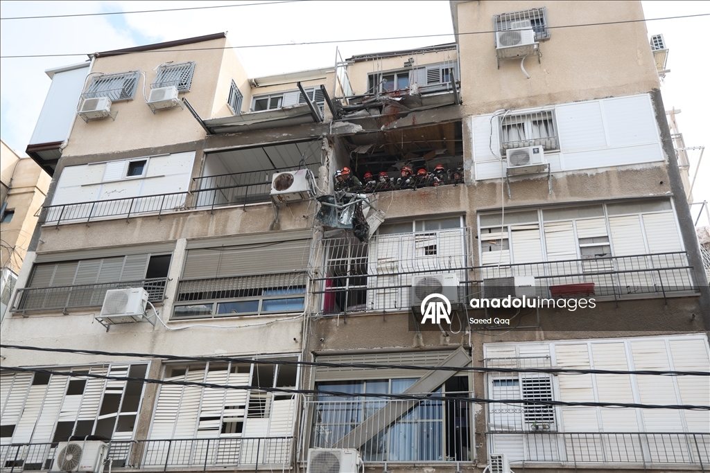 İran’ın İsrail’e misilleme saldırısıyla Tel Aviv yakınlarında hasar meydana geldi