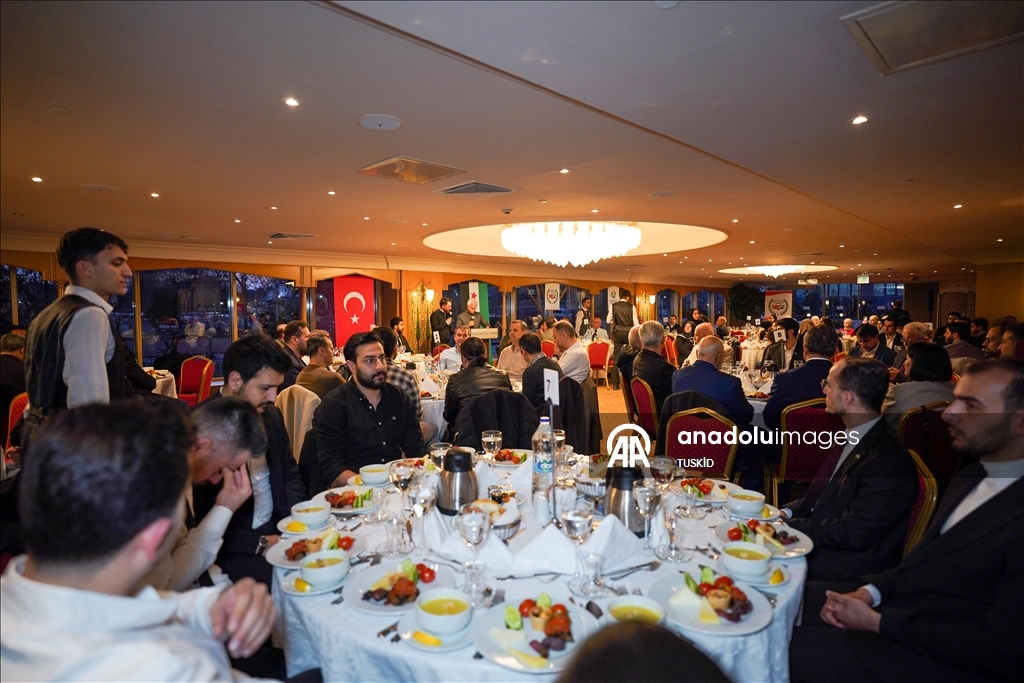 "إفطار الصداقة" بإسطنبول يجمع سوريين خريجين من جامعات تركية