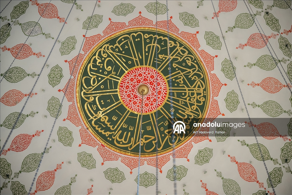 "يني جامع" بإسطنبول.. مسجد عثماني يعكس دور السلطانات في العمارة