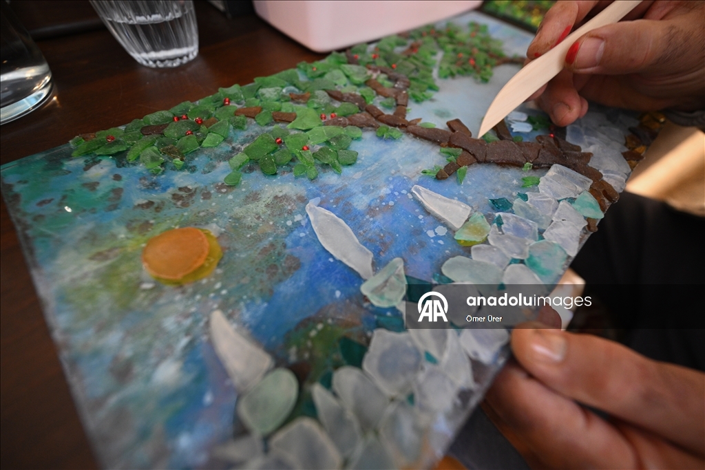 Турецкий офтальмолог делится с пациентами целительной силой искусства