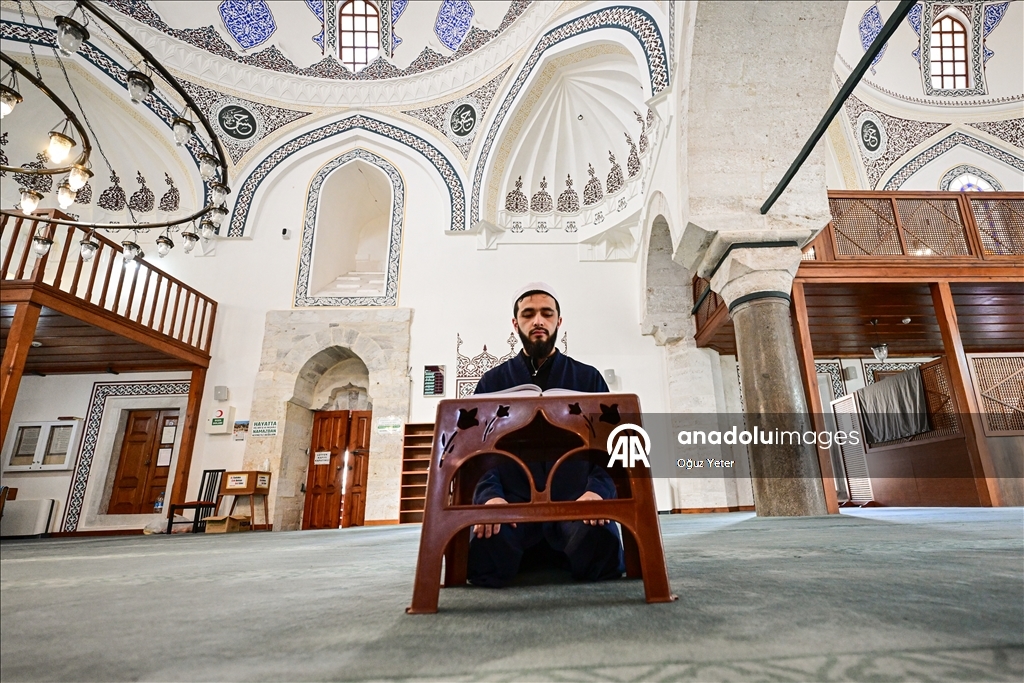 Первая работа Мимара Синана в должности главного архитектора: Мечеть Хасеки Хюррем Султан