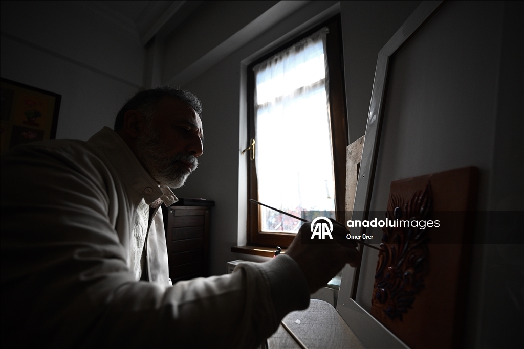 Турецкий офтальмолог делится с пациентами целительной силой искусства