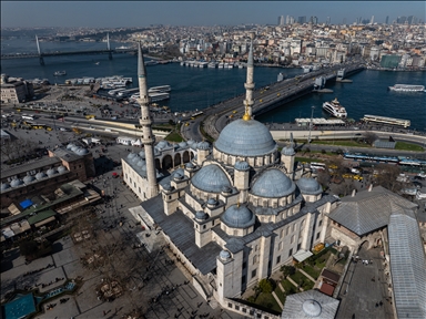 "يني جامع" بإسطنبول.. مسجد عثماني يعكس دور السلطانات في العمارة