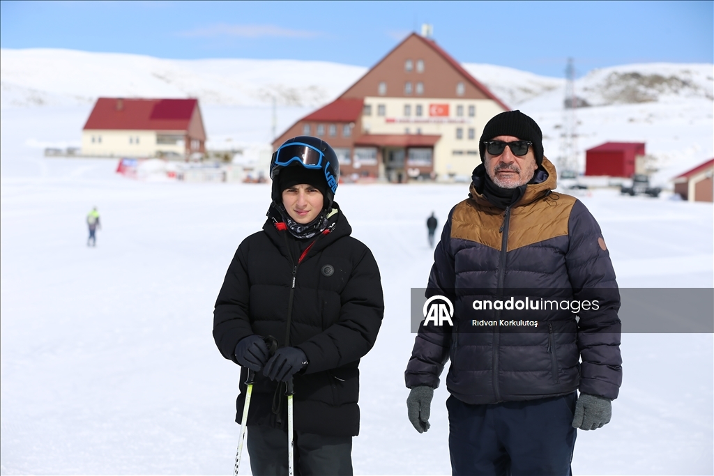 Весеннее катание на лыжах в горнолыжном центре Хесарек