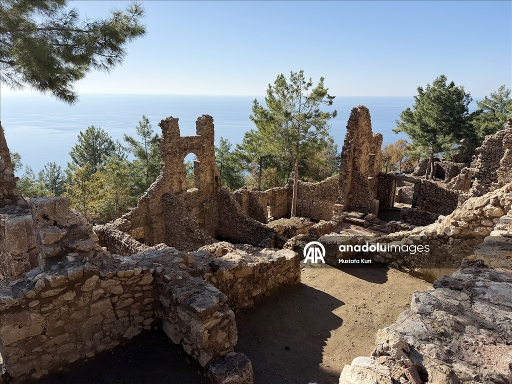 В античном городе возрастом 3 тысячи лет обнаружена мозаика с надписью «пусть завистники лопнут»