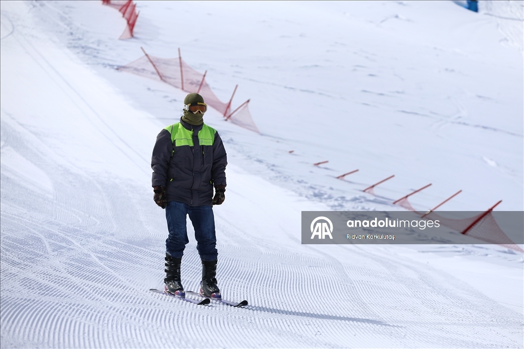 Весеннее катание на лыжах в горнолыжном центре Хесарек