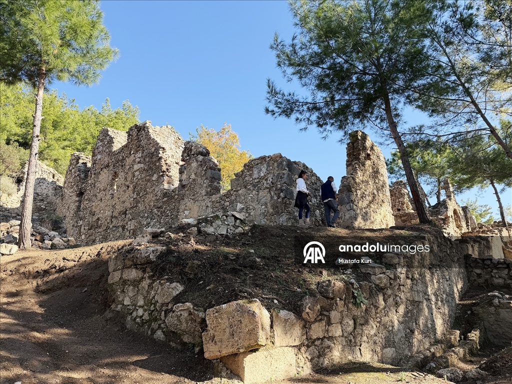 В античном городе возрастом 3 тысячи лет обнаружена мозаика с надписью «пусть завистники лопнут»