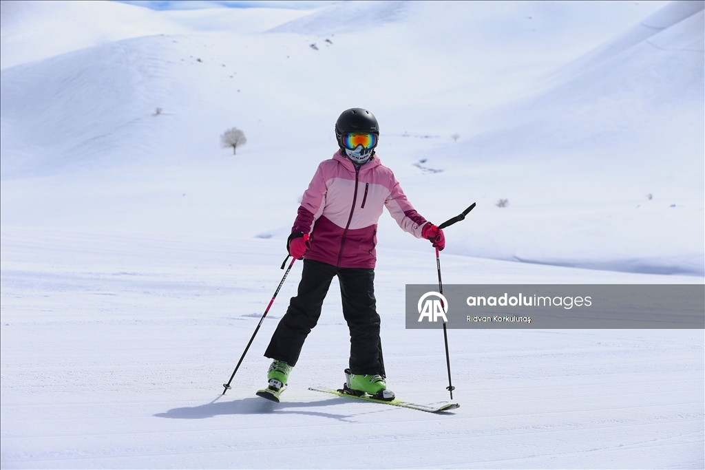 Весеннее катание на лыжах в горнолыжном центре Хесарек