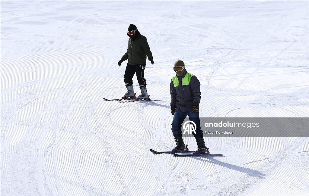 Весеннее катание на лыжах в горнолыжном центре Хесарек