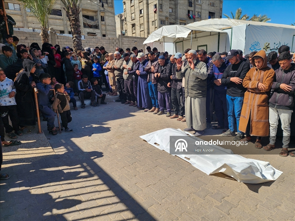 Обрушение стены на палатки в Газе унесло жизни трех палестинцев