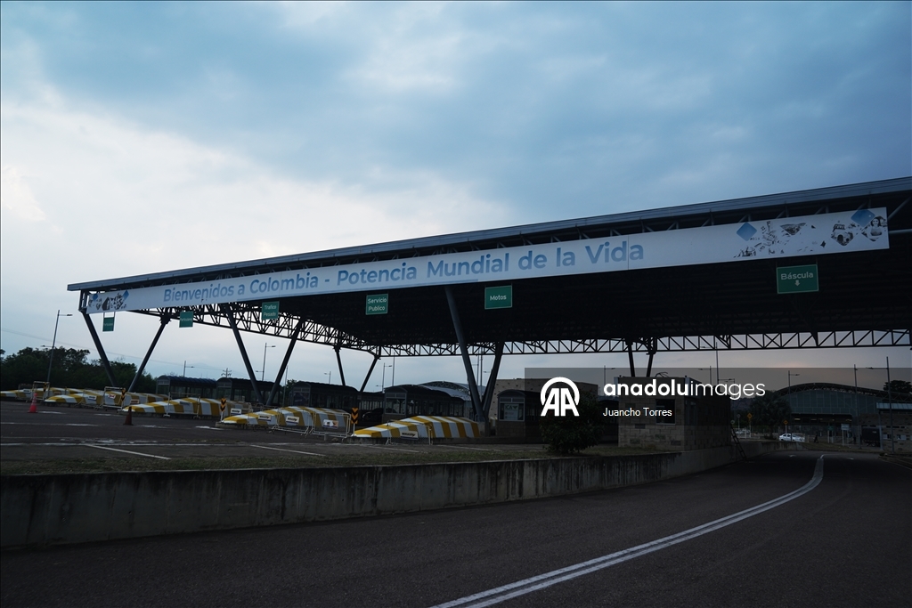 Встреча президентов Колумбии и Венесуэлы отменена