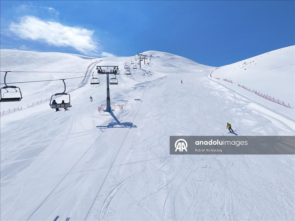 Весеннее катание на лыжах в горнолыжном центре Хесарек