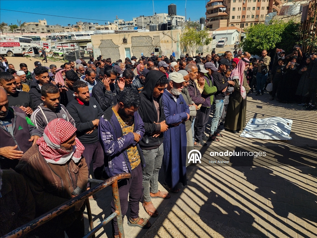 Обрушение стены на палатки в Газе унесло жизни трех палестинцев