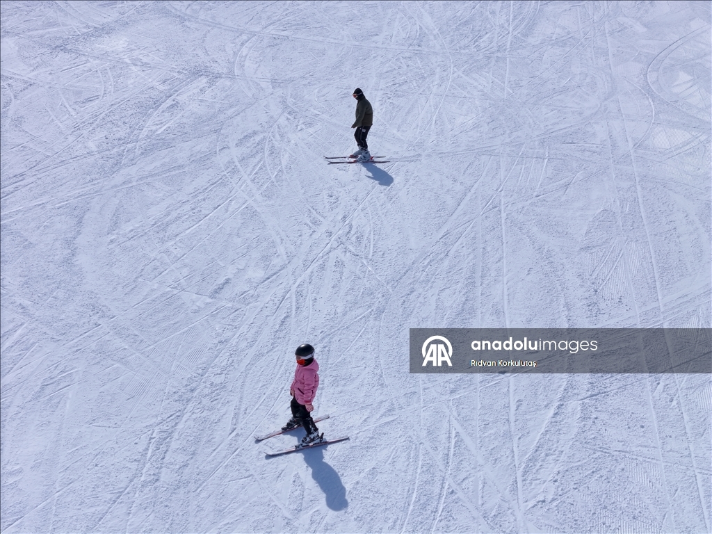 Весеннее катание на лыжах в горнолыжном центре Хесарек