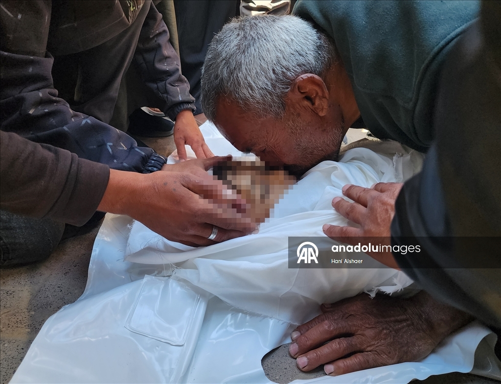 Обрушение стены на палатки в Газе унесло жизни трех палестинцев