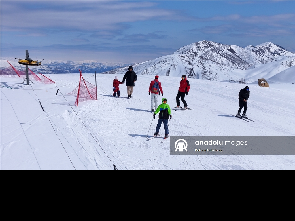 Весеннее катание на лыжах в горнолыжном центре Хесарек
