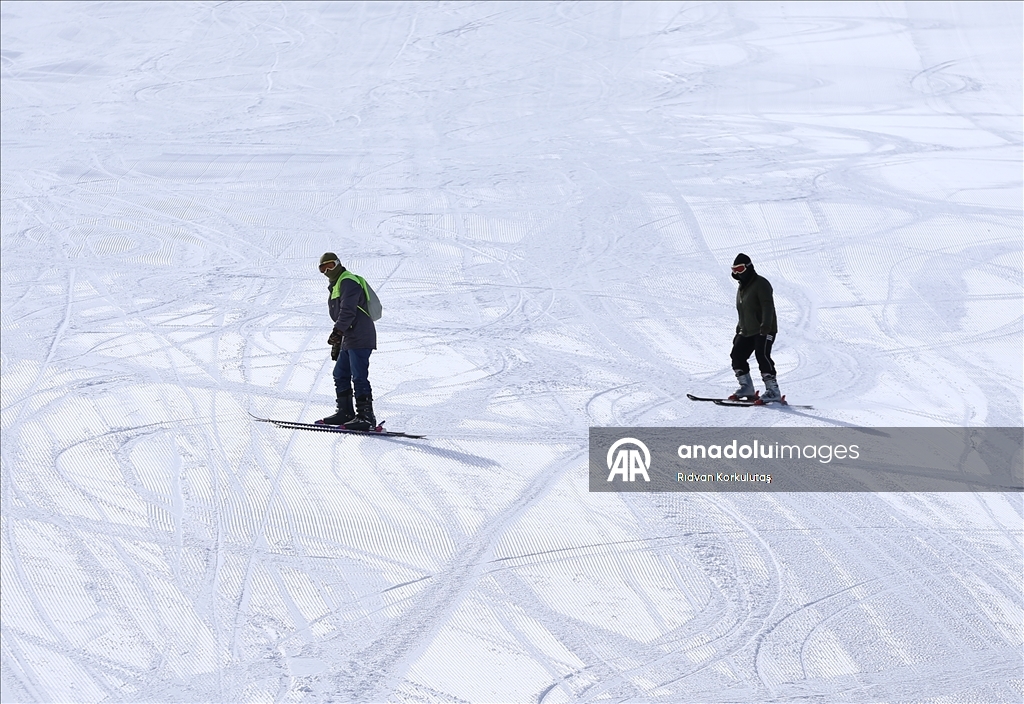 Весеннее катание на лыжах в горнолыжном центре Хесарек