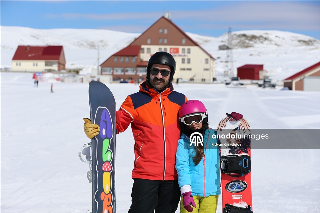 Весеннее катание на лыжах в горнолыжном центре Хесарек