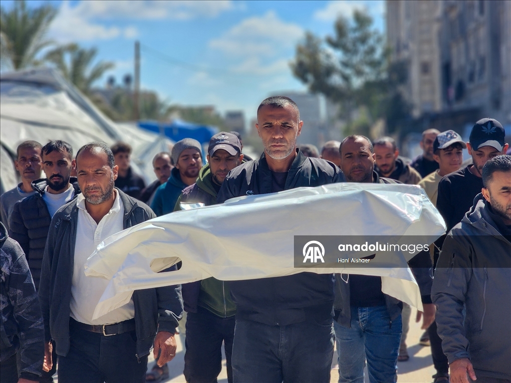 Обрушение стены на палатки в Газе унесло жизни трех палестинцев