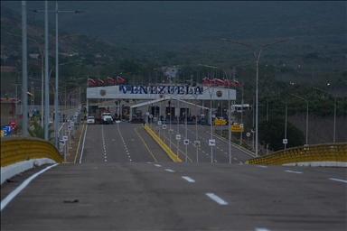 Встреча президентов Колумбии и Венесуэлы отменена