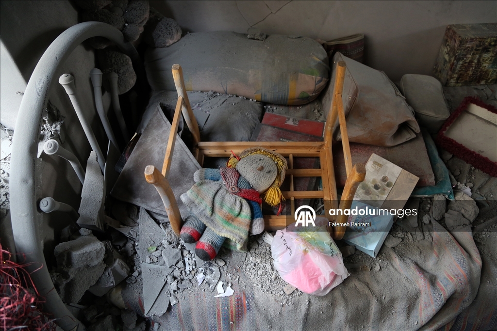 Tahran'ın güneyindeki Cevadiye ve Beryanek bölgesinde, ABD-İsrail saldırıları nedeniyle büyük yıkım oluştu