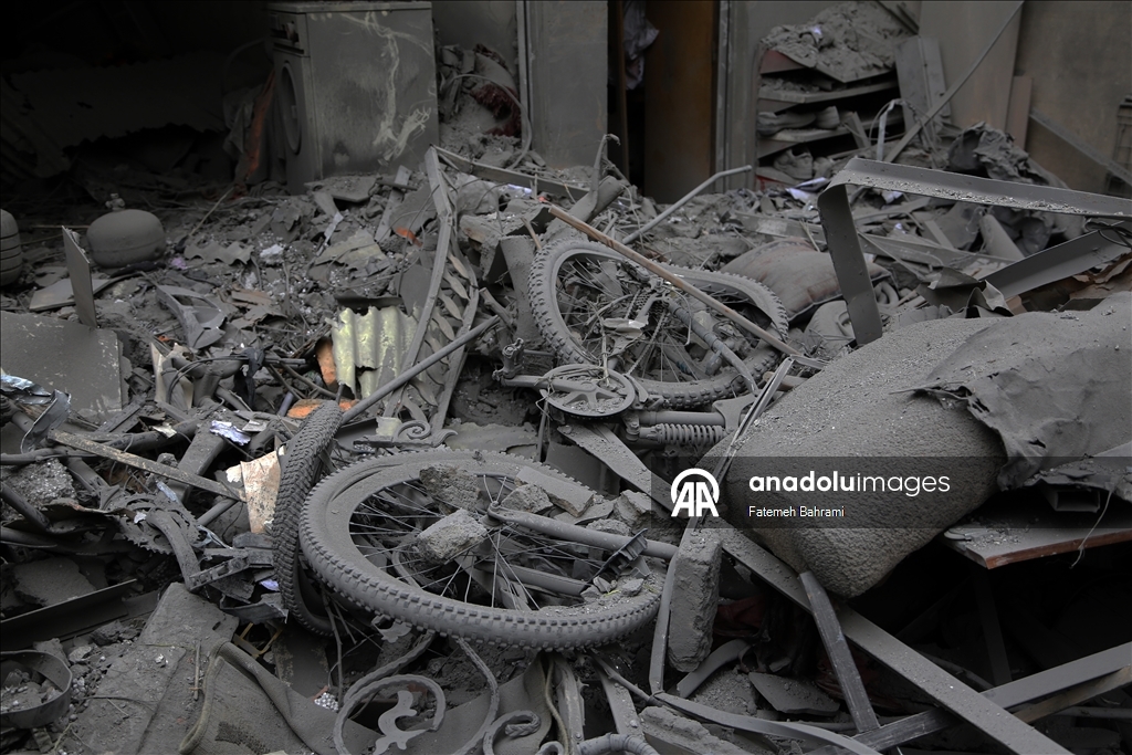 Tahran'ın güneyindeki Cevadiye ve Beryanek bölgesinde, ABD-İsrail saldırıları nedeniyle büyük yıkım oluştu