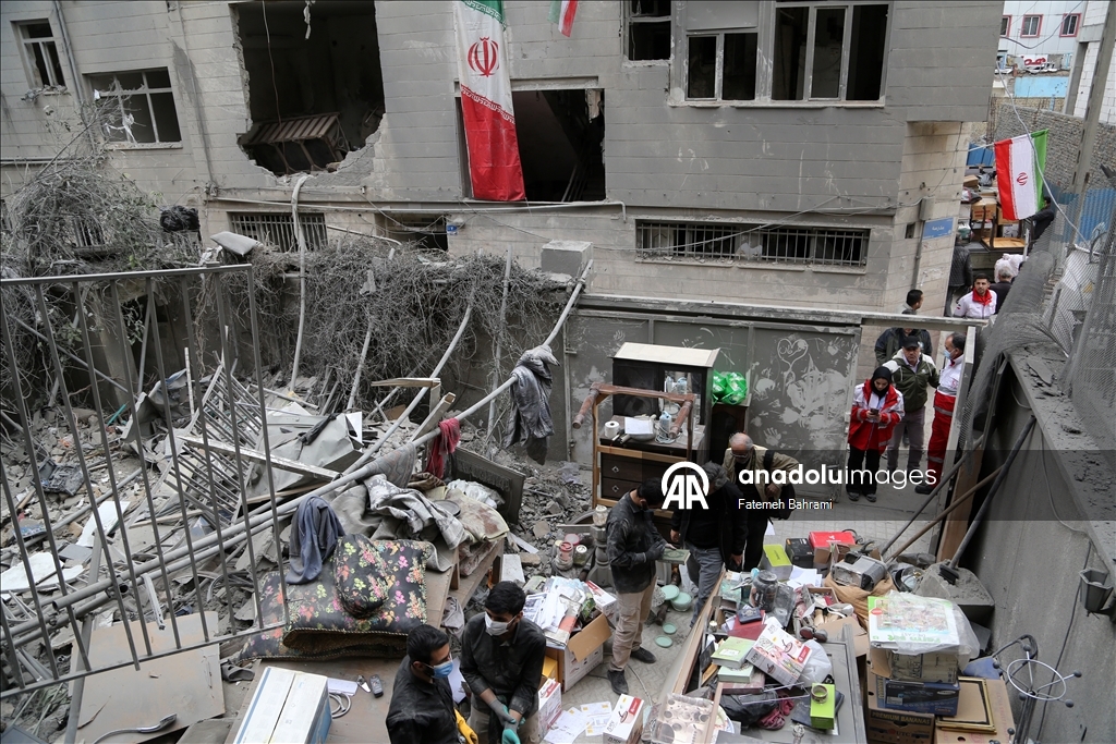 Tahran'ın güneyindeki Cevadiye ve Beryanek bölgesinde, ABD-İsrail saldırıları nedeniyle büyük yıkım oluştu