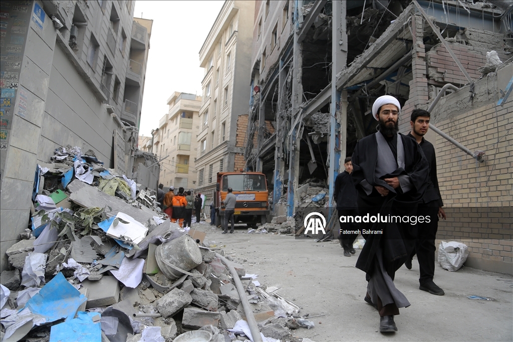 Tahran'ın güneyindeki Cevadiye ve Beryanek bölgesinde, ABD-İsrail saldırıları nedeniyle büyük yıkım oluştu