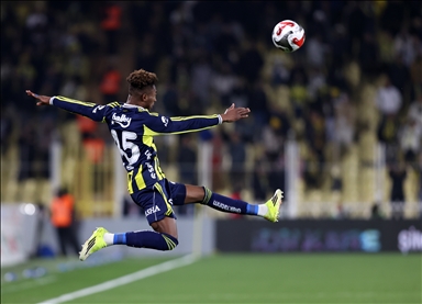 Fenerbahçe konuk ettiği Gaziantep FK'yi 4 golle yendi