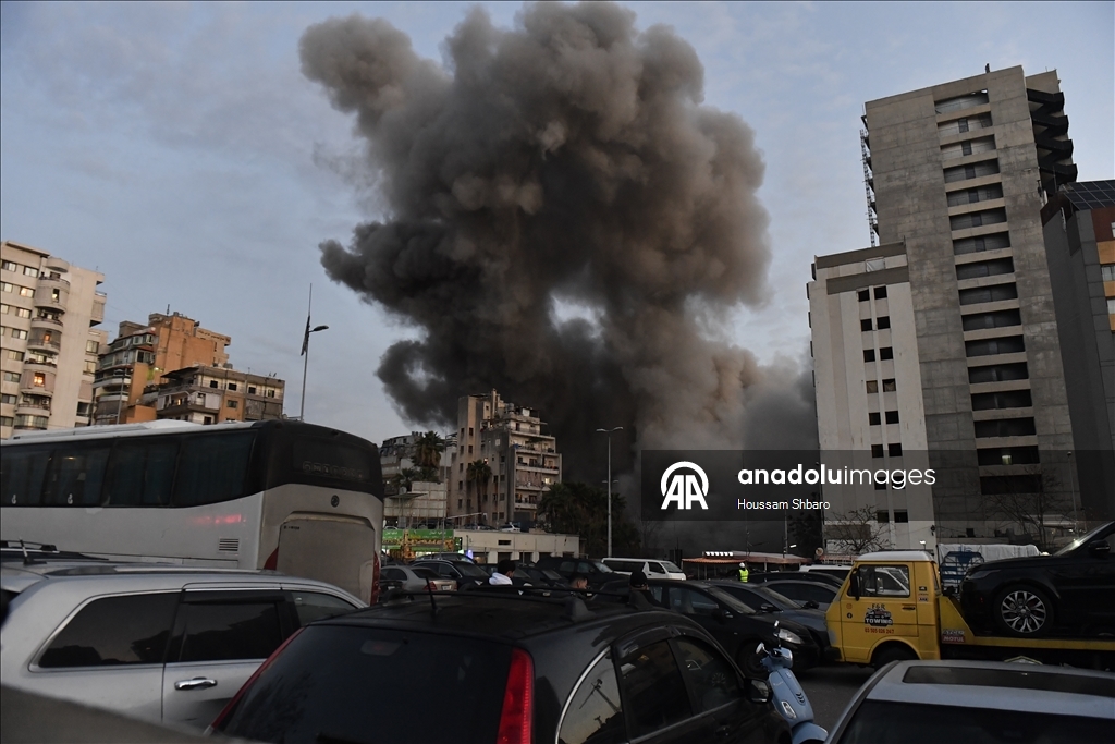 İsrail ordusu Lübnan'ın başkenti Beyrut'ta bir binaya saldırı düzenledi