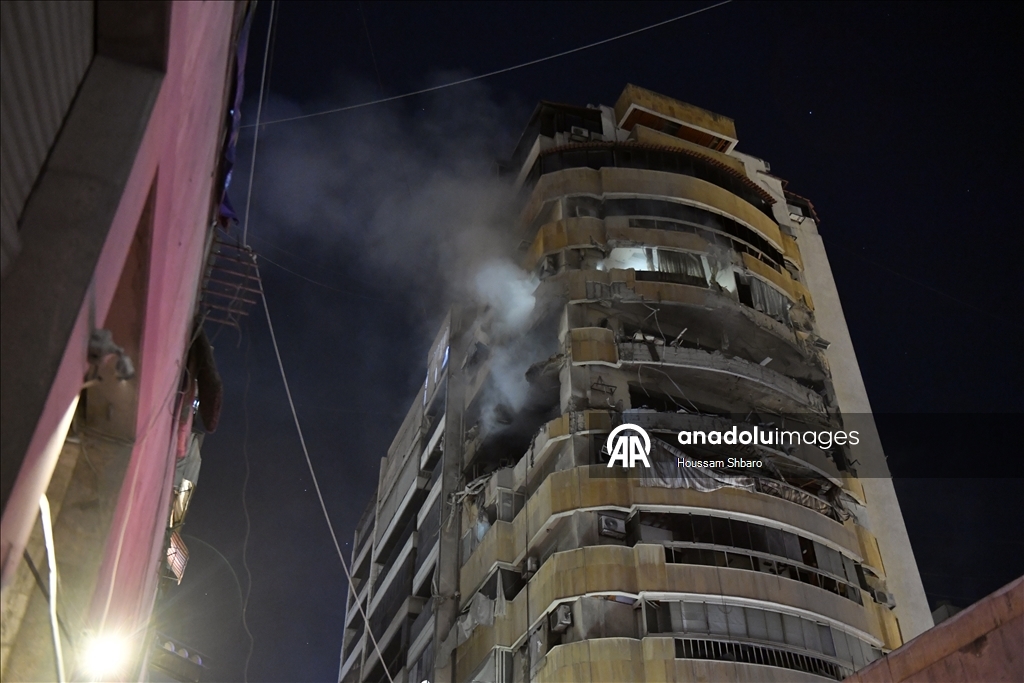 İsrail ordusu Lübnan'ın başkenti Beyrut'ta bir binaya saldırı düzenledi