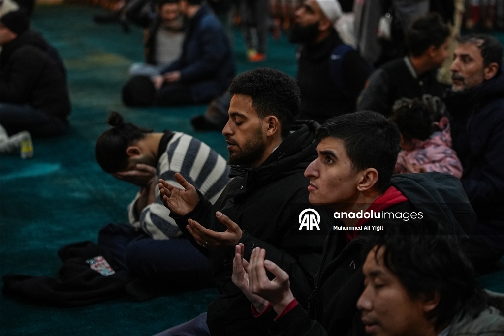 В Стамбуле совершена последняя молитва Таравих месяца Рамазан